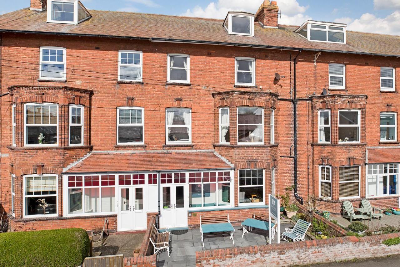 White Rose Guest House Filey Exteriör bild